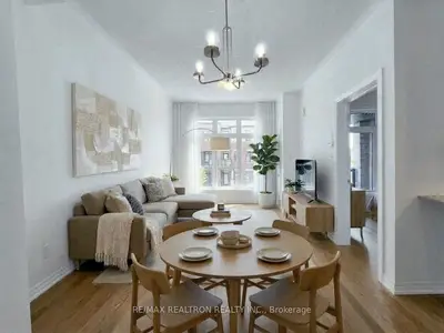 340 Capella Street, Newmarket, On L3x 0l7