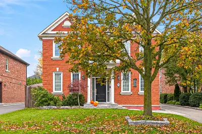 63 Oatlands Crescent, Richmond Hill, On L4c 9p2