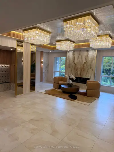 1 Maison Parc Court 704, Vaughan, On L4j 9k1