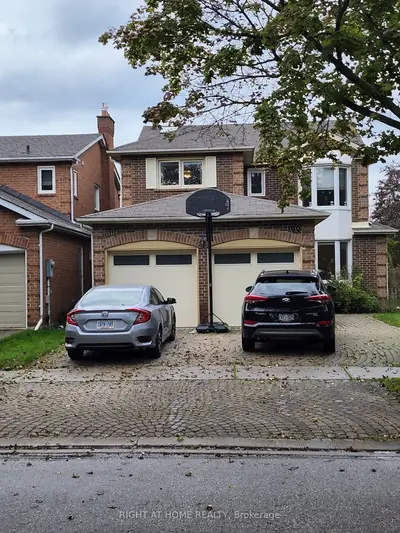 100 Jessica Gardens, Vaughan, On L4j 3g2
