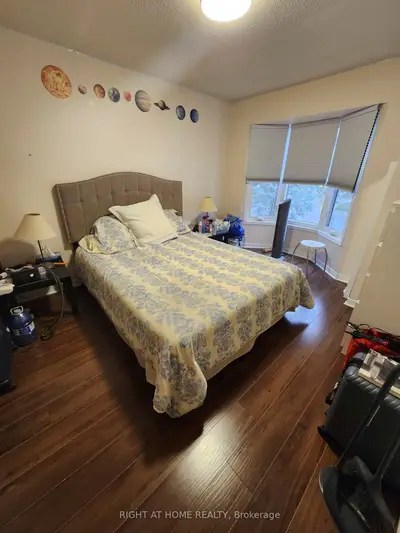 100 Jessica Gardens, Vaughan, On L4j 3g2