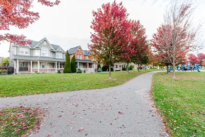 5 Chippenham Lane, Markham, On L6b 1l6