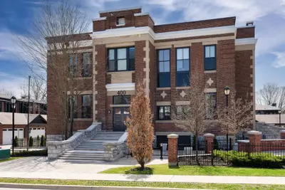 400 Park Avenue 304, Newmarket, On L3y 1v8