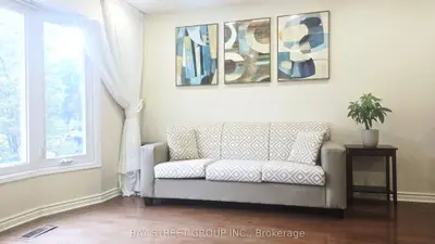 24 Beasley Drive, Richmond Hill, On L4c 7z2