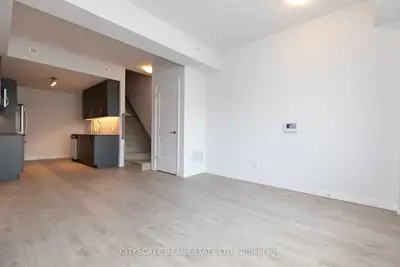 1010 Portage Parkway Th07, Vaughan, On L4k 0k3