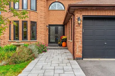 255 Savage Road, Newmarket, On L3x 1s1