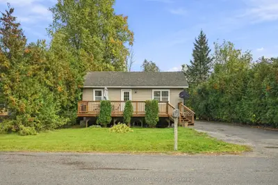 5 Della Street, Georgina, On L0e 1r0