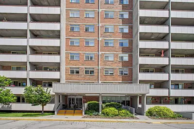 40 William Roe Boulevard 1011, Newmarket, On L3y 5n4