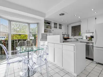 45 Mcclintock Crescent, Vaughan, On L4j 2s7