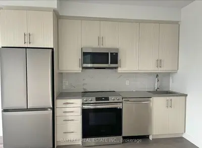 95 Oneida Crescent 812, Richmond Hill, On L4b 0h5