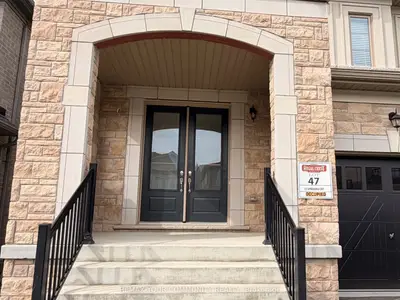 22 Upbound Court Upper, East Gwillimbury, On L9n 0w1