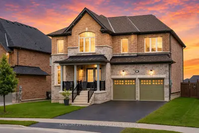 282 Reg Harrison Trail, Newmarket, On L3x 0m4
