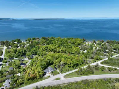 25066 Commodore Road 101, Brock, On L0k 1a0