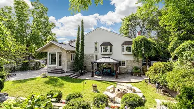 12 Saunders Lane, Markham, On L3t 5k4