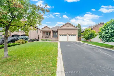 8 Piper Court, Vaughan, On L6a 1x2