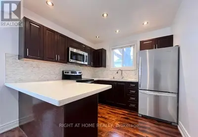 195 Taylor Mills Drive N Upper, Richmond Hill, On L4c 2t5