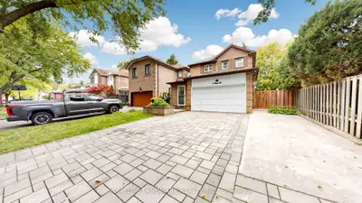 4 Bishop Crescent, Markham, On L3p 4n6