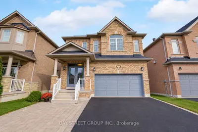 11 Farmington Road, Whitchurch-stouffville, On L4a 0y5