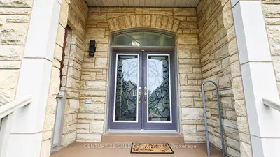 61 Magdalan Crescent, Richmond Hill, On L4e 0w4