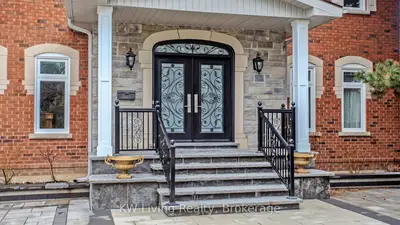 19 Spadina Road, Richmond Hill, On L4b 2y2