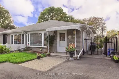 30 Kitimat Crescent, Aurora, On L4g 3c3