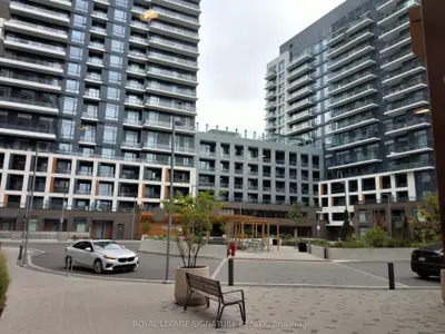 8 Beverley Glen Boulevard C701, Vaughan, On L4j 0l5