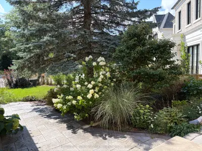 23 Lacey Court, Aurora, On L4g 5g3