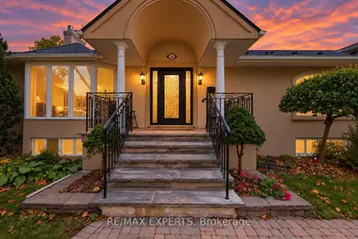 11 Knollside Drive, Richmond Hill, On L4c 4w7