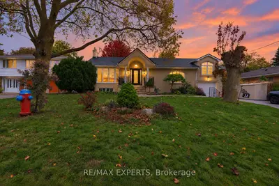 11 Knollside Drive, Richmond Hill, On L4c 4w7