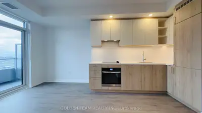 21 Meadowdale Road 2409, Vaughan, On L4k 0h6