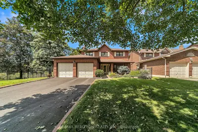 114 Golf Links Drive S, Aurora, On L4g 3v3