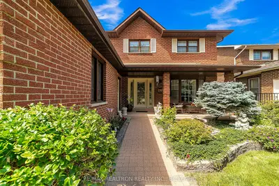 114 Golf Links Drive S, Aurora, On L4g 3v3
