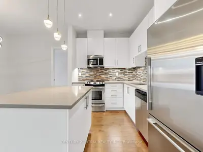 15277 Yonge Street 512, Aurora, On L4g 1y3