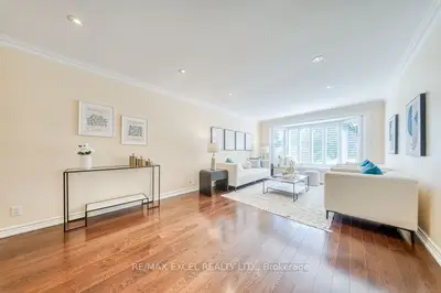 120 Drakefield Road, Markham, On L3p 1h1