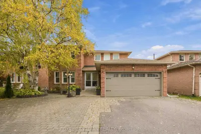 135 Tilman Circle, Markham, On L3p 6a4
