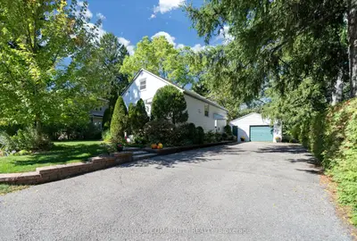 223 Richmond Street, Richmond Hill, On L4c 3y9