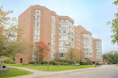 5 Weldrick Road W 511, Richmond Hill, On L4c 8s9