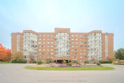5 Weldrick Road W 511, Richmond Hill, On L4c 8s9