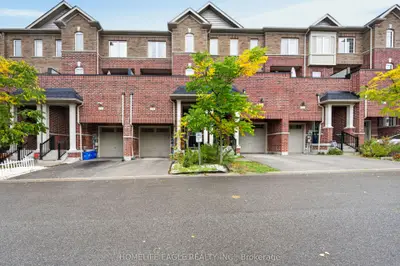 215 Harding Park Street, Newmarket, On L3y 0e3