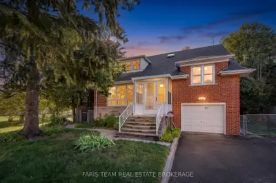 90 Bedford Park Avenue, Richmond Hill, On L4c 2n8
