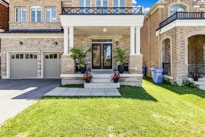 11 Robert Baldwin Boulevard, East Gwillimbury, On L9n 0r3