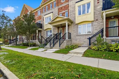 2237 Bur Oak Avenue 82, Markham, On L6e 0c2