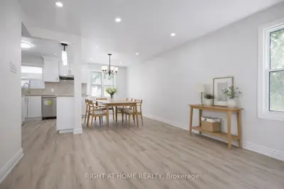 225 Essex Avenue, Richmond Hill, On L4c 2c1