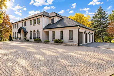 6 Devon Court, Markham, On L6c 1b3