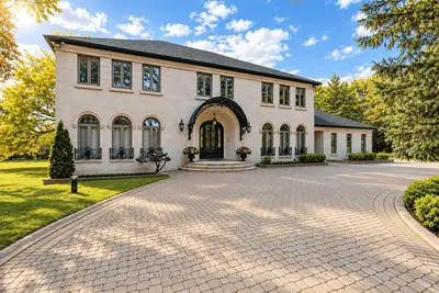 6 Devon Court, Markham, On L6c 1b3