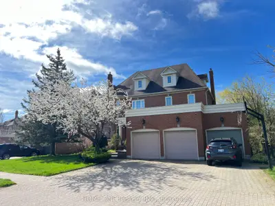 89 Regent Street, Richmond Hill, On L4c 9n7