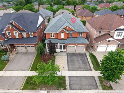 21 Wolf Trail Crescent, Richmond Hill, On L4e 4k1