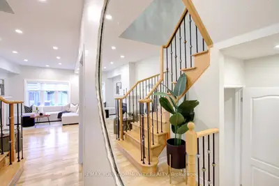 186 Lauderdale Drive, Vaughan, On L6a 0s4