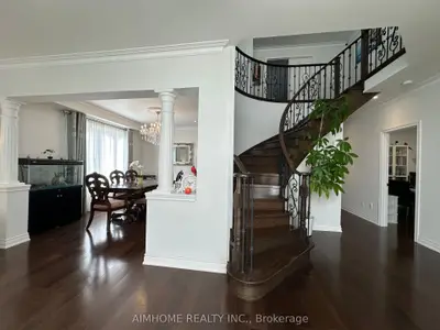 102 Farmstead Road, Richmond Hill, On L4s 1w8