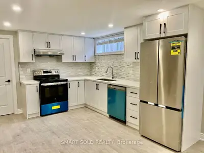 228 Silverbirch Drive Lower, Newmarket, On L3y 2z5